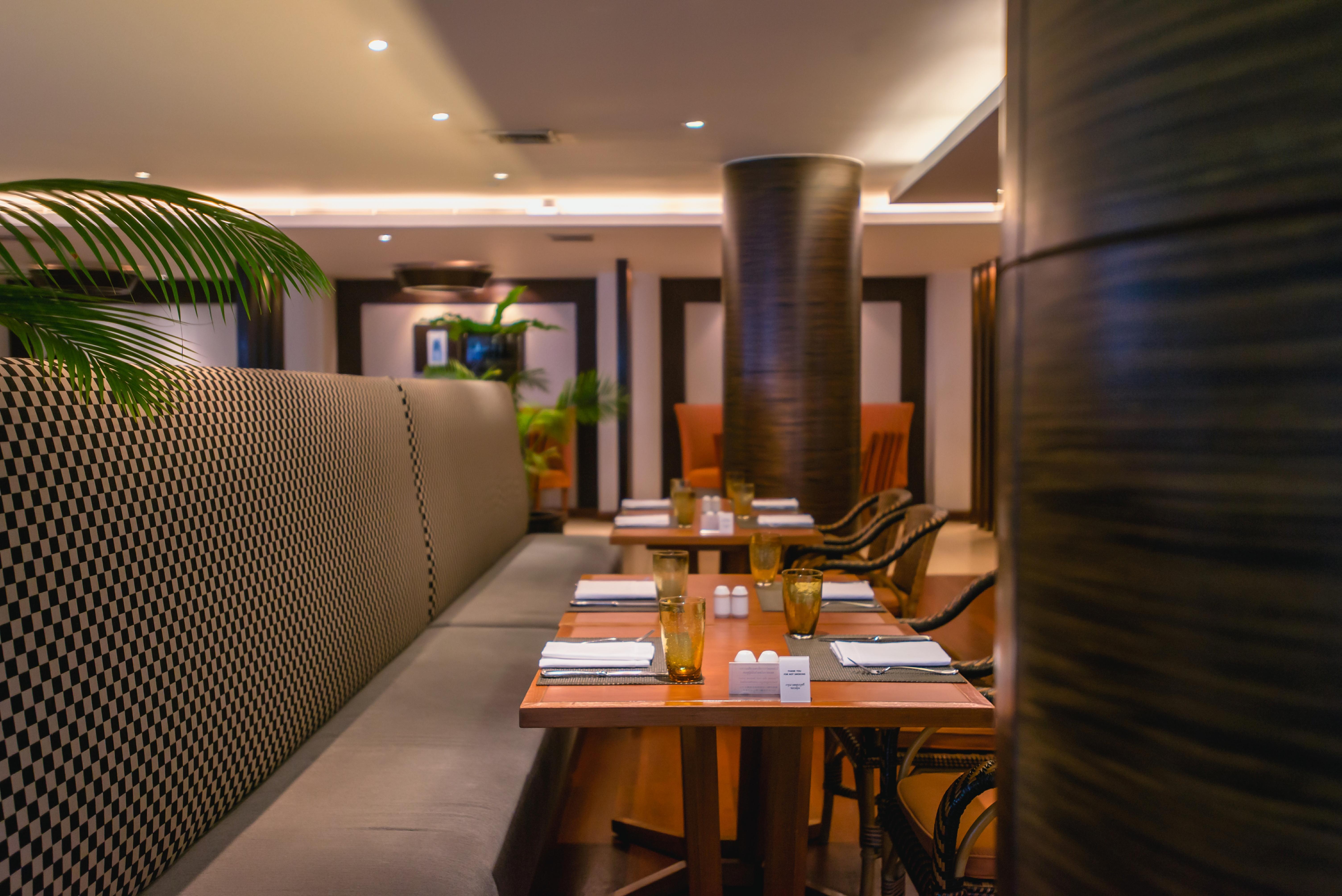 Nh Bangkok Sukhumvit Boulevard Екстер'єр фото Interior of the restaurant